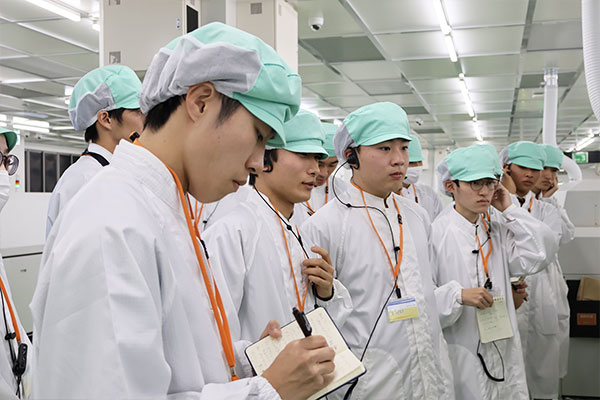 工場見学の様子