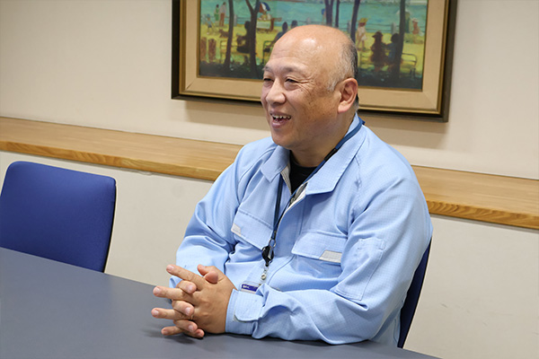 アクセスソリューション事業部門 ホームネットワーク統括部　戸塚 昭彦