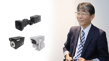 高感度カメラ 開発関係者の写真