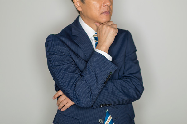 悩んでいる役員