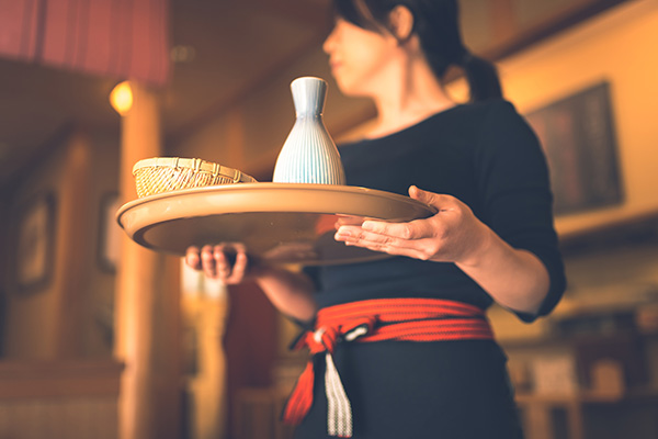 居酒屋の店員